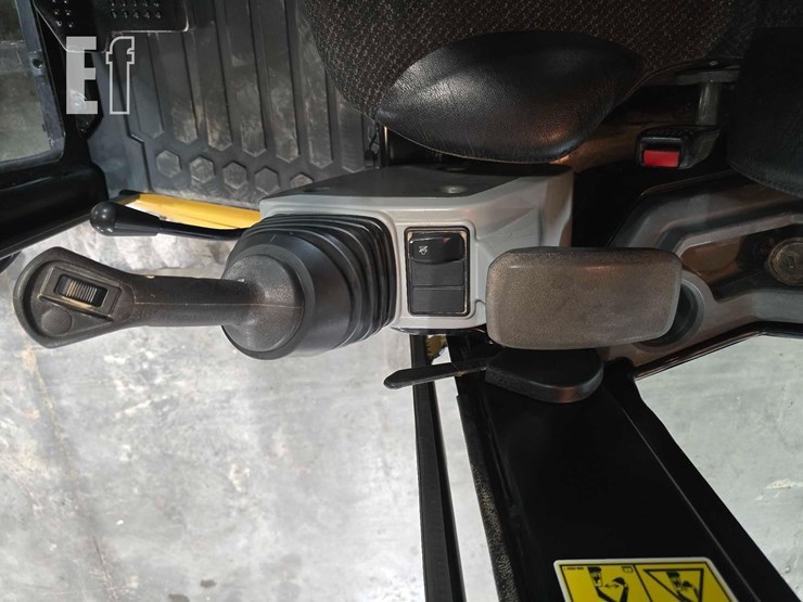 2021-caterpillar-303.5e2-cr-image-24