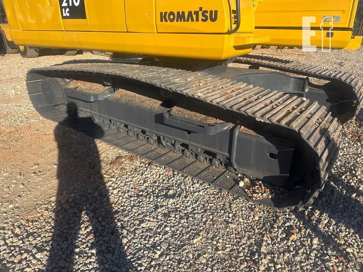 2021-komatsu-pc210-lc-11-image-24