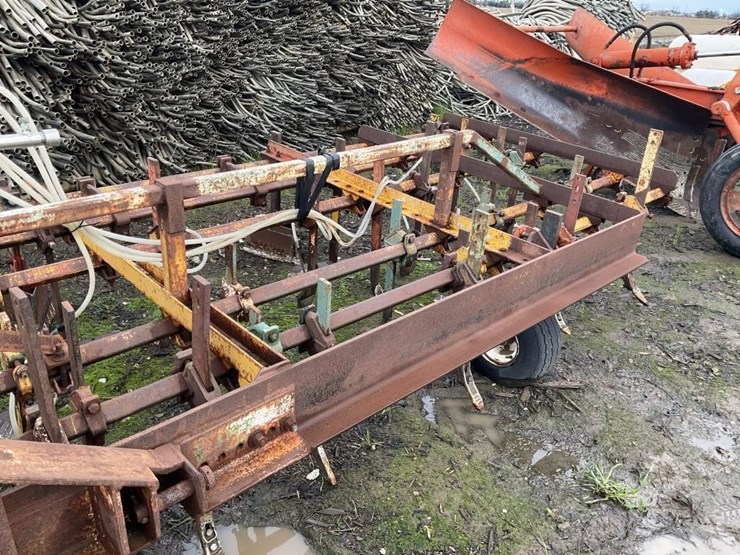 custom-3-pt-5-row-60"-cultivator-image-7