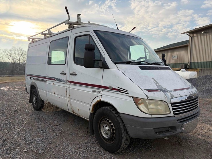 2006-freightliner-2500-hc-sprinter-van-image-3
