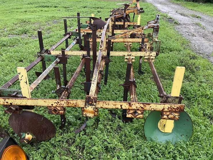 (offsite)-custom-3-pt-3-row-60"-cultivator-image-2