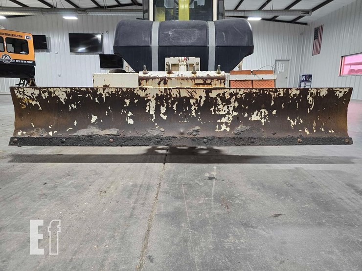 2013-superior-broom-dt80ct-image-11