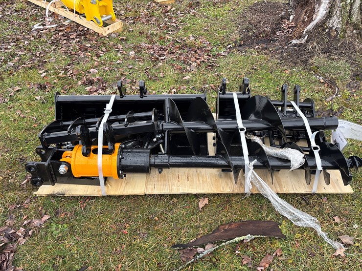 #3012-•-2025-unused-giyi-qty-(8)-excavator-attachment-image-1