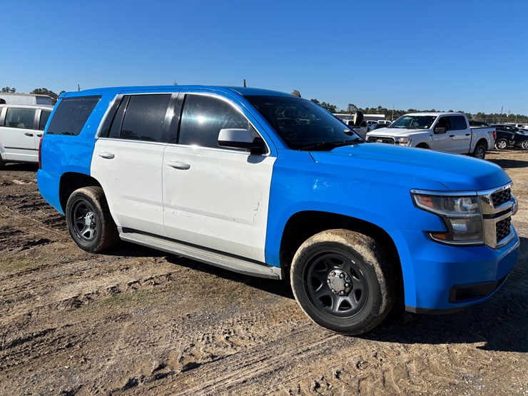2015-chevrolet-tahoe-image-2
