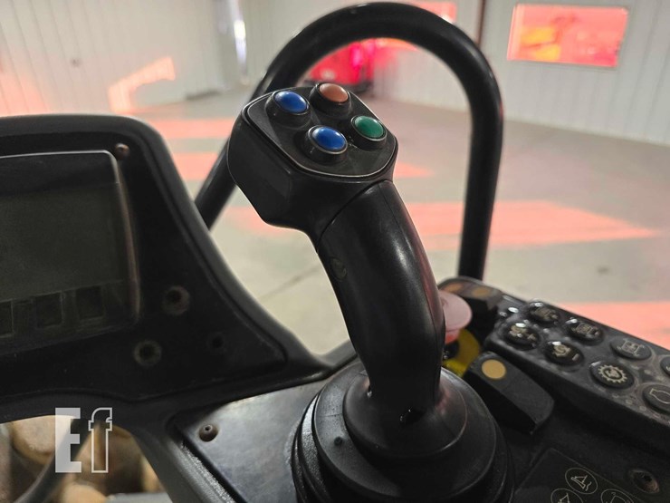 2012-caterpillar-cp56b-image-23