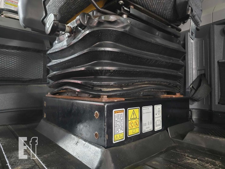 2018-caterpillar-930m-image-32