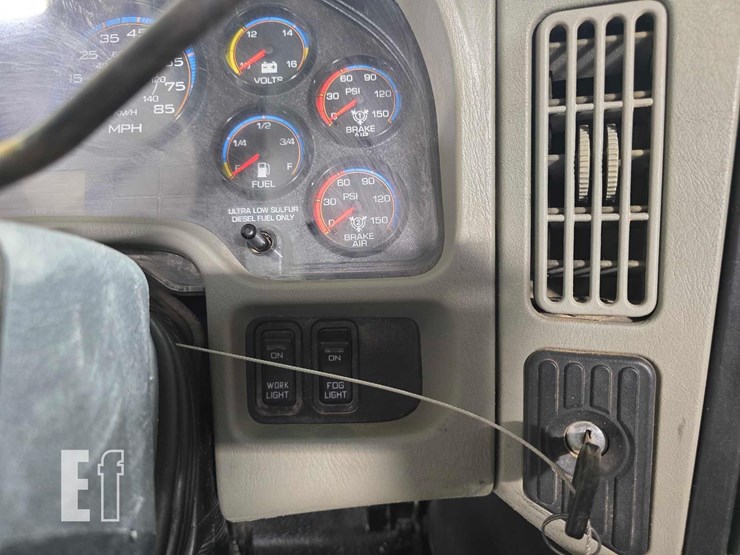 2017-international-transtar-8600-image-16