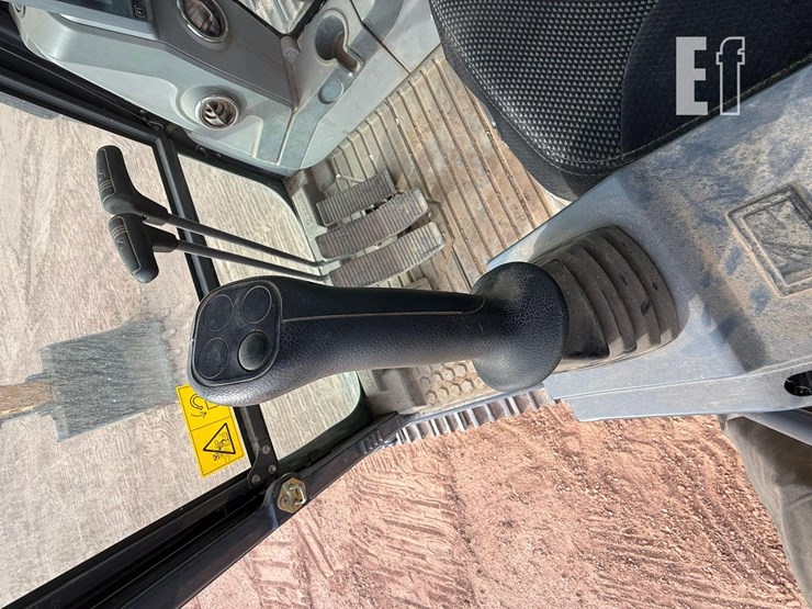 2022-xcmg-xe210u-image-28