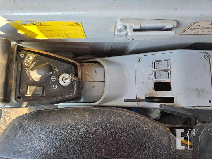 1995-caterpillar-325l-image-15