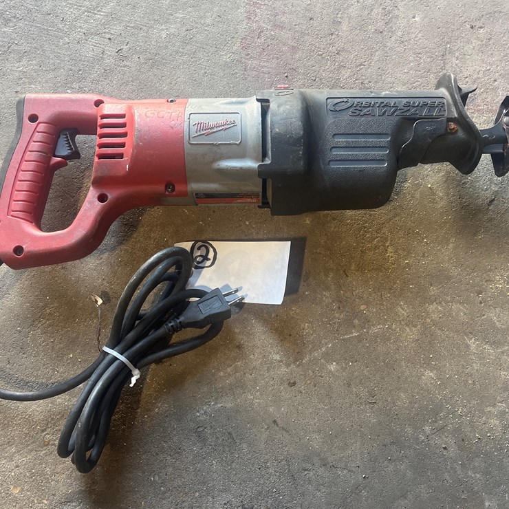 #37 • MIMWAUKEE SAWZALL