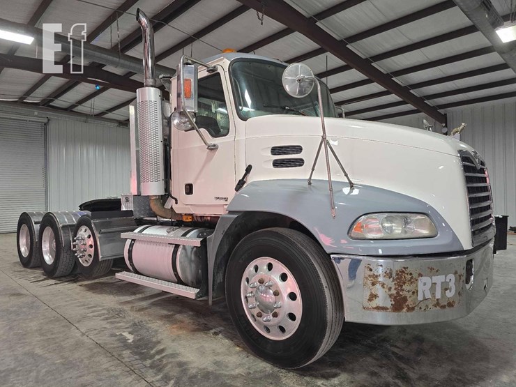 2005-mack-vision-cxn613-image-3