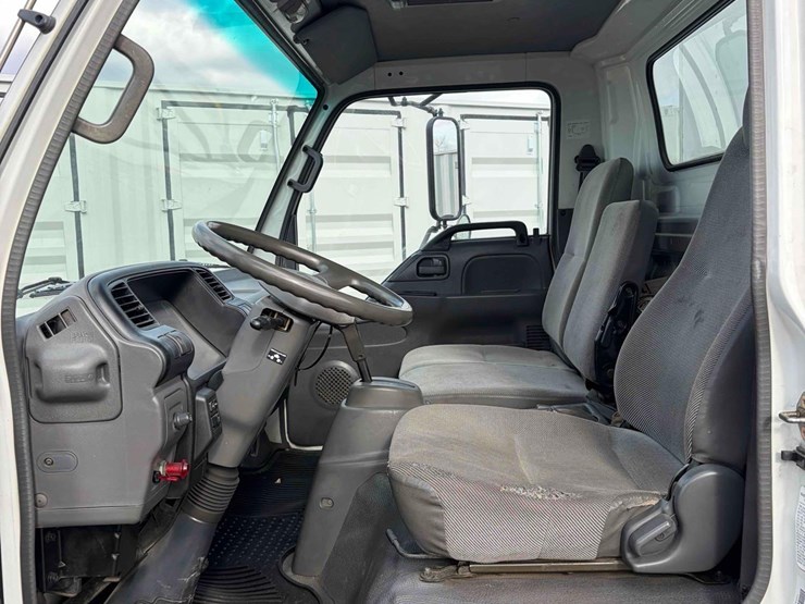 2004-gmc-w3500-image-14