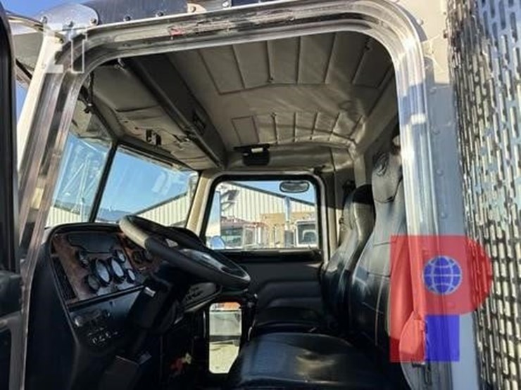 2005-peterbilt-378-image-17