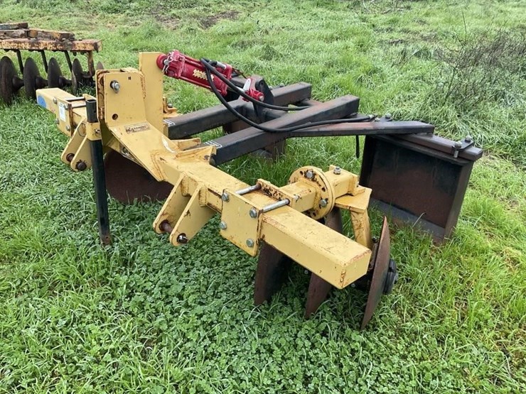 (offsite)-gearmore-3-pt-3-blade-ridger-image-3