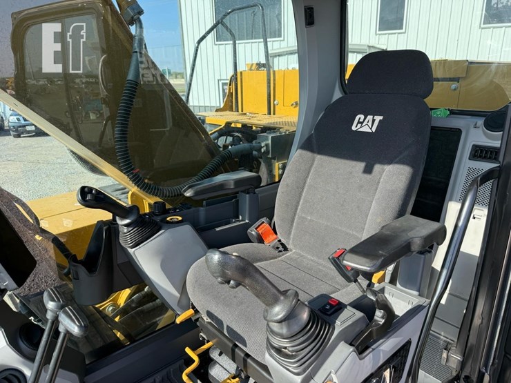 2023-caterpillar-320gc-image-11