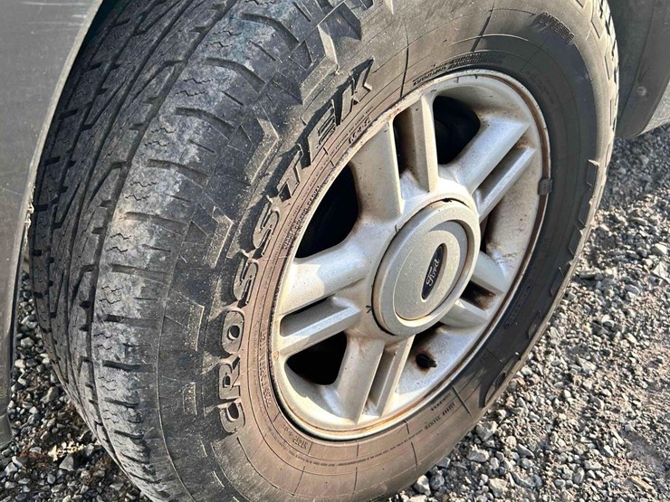 2004-ford-expedition-image-8