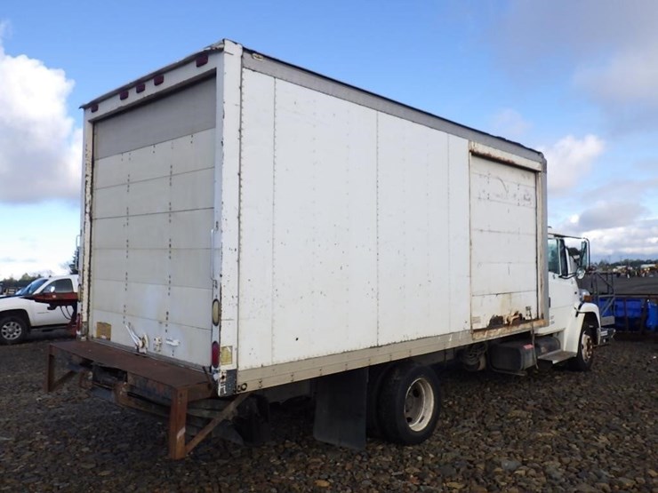 2000-freightliner-fl50-image-4