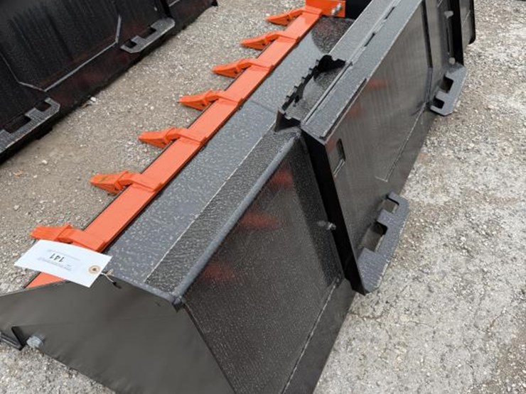 #141-•-80"-skid-steer-bucket-w/-teeth-image-2