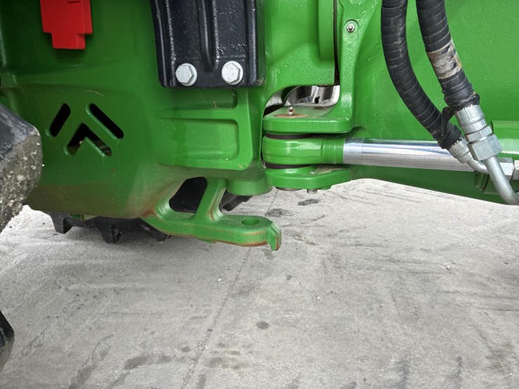 2024-john-deere-9r-590-image-15