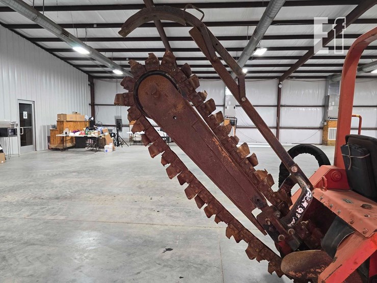 2015-ditch-witch-rt40-image-19