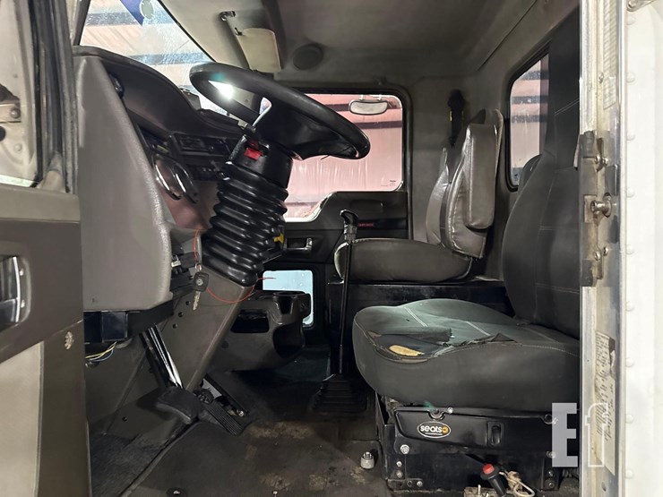 2015-kenworth-t370-image-15