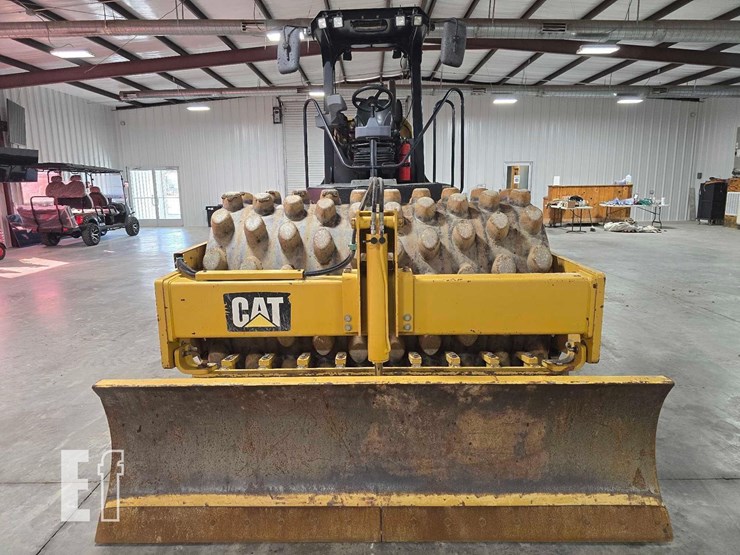 2012-caterpillar-cp56b-image-7