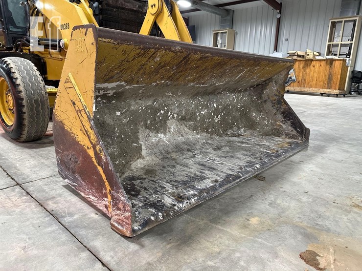 2016-caterpillar-415f2-image-11