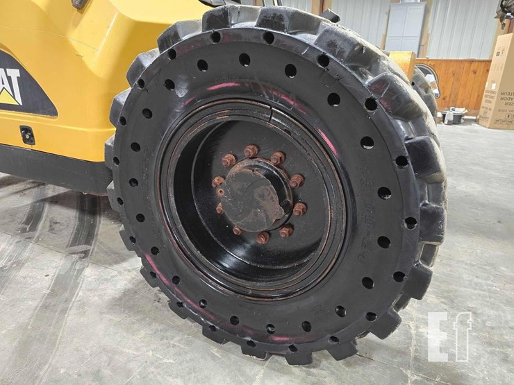 2015-caterpillar-tl642c-image-22