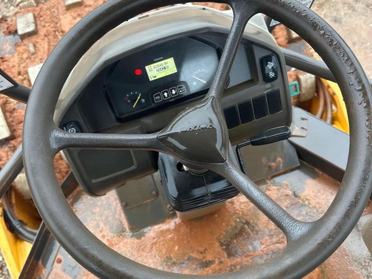 2014-volvo-sd75-image-25