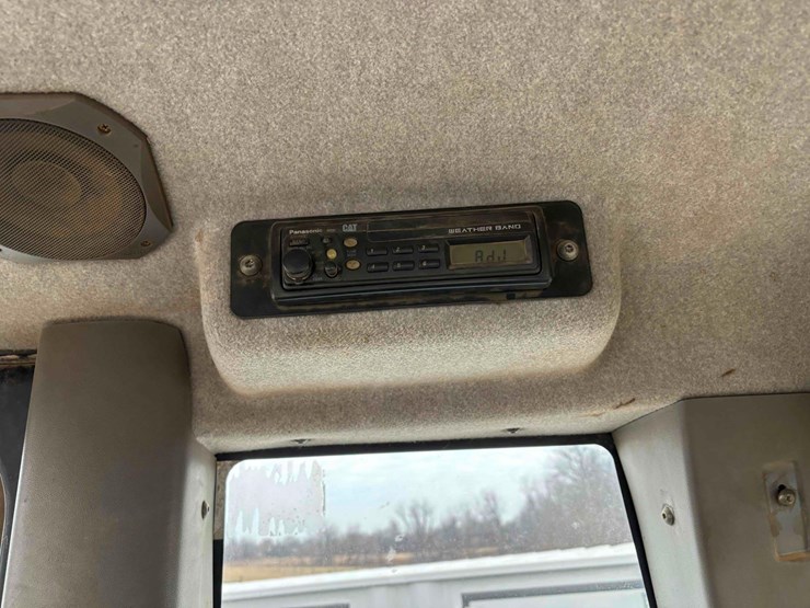 2004-caterpillar-963c-image-17