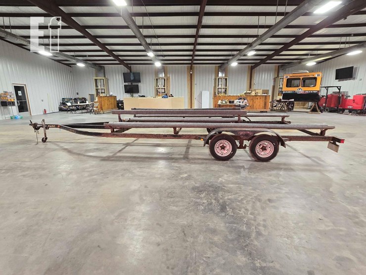 2018-bear-pb-13-23ttl-tandem-axle-boat-trailer-image-5