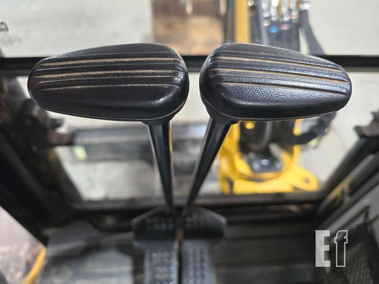 2021-caterpillar-303.5e2-cr-image-16