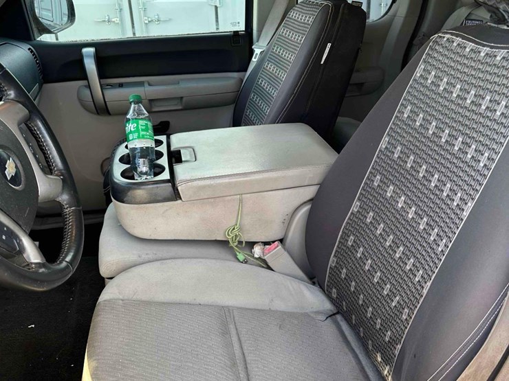 2009-chevrolet-1500-image-13