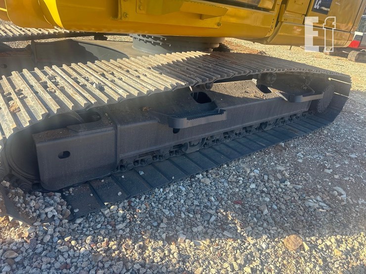 2021-komatsu-pc210-lc-11-image-23