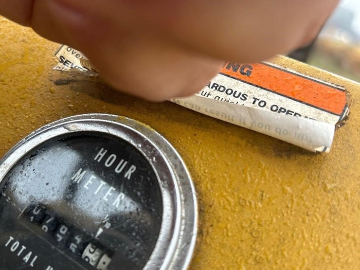 white-4000lb-propane-forklift-1193-image-17