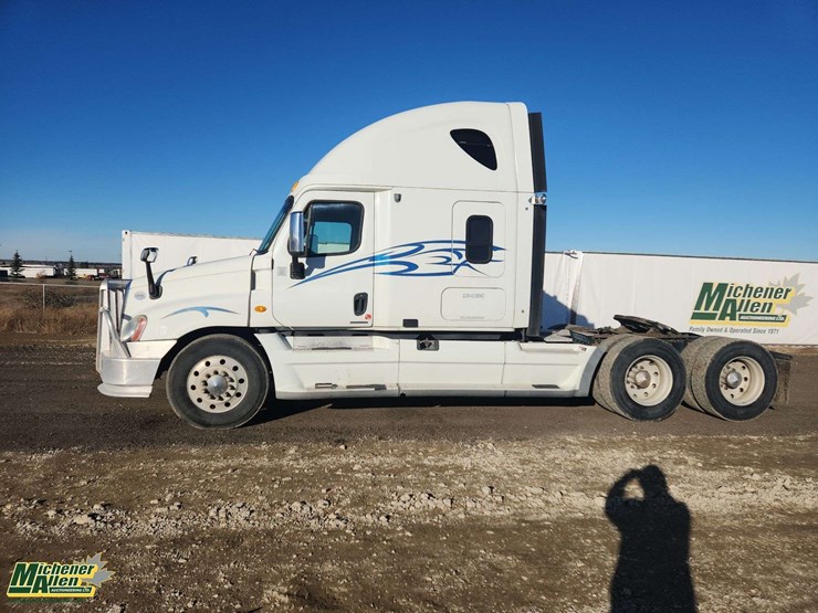 2009-freightliner-cascadia-t/a-sleeper-tractor-image-6