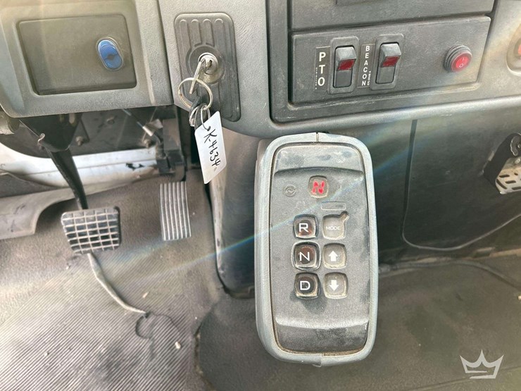 2004-international-durastar-4300-image-16