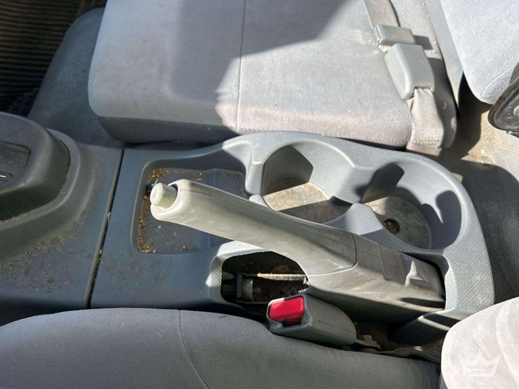 2016-isuzu-box-truck-image-19