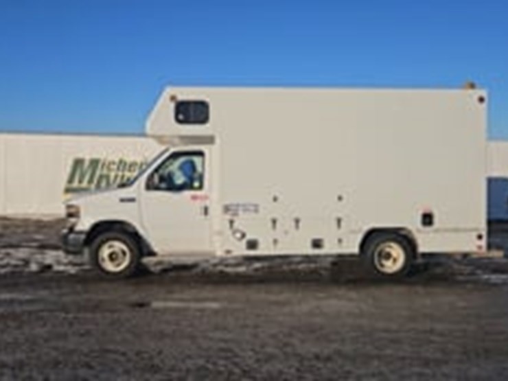 2012-ford-e-series-s/a-service-cube-van-image-5