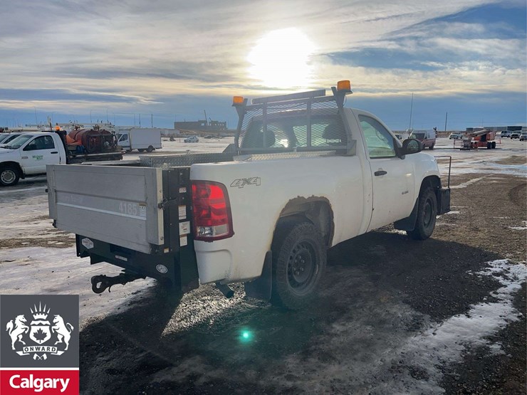 2010-gmc-sierra-1500-image-4