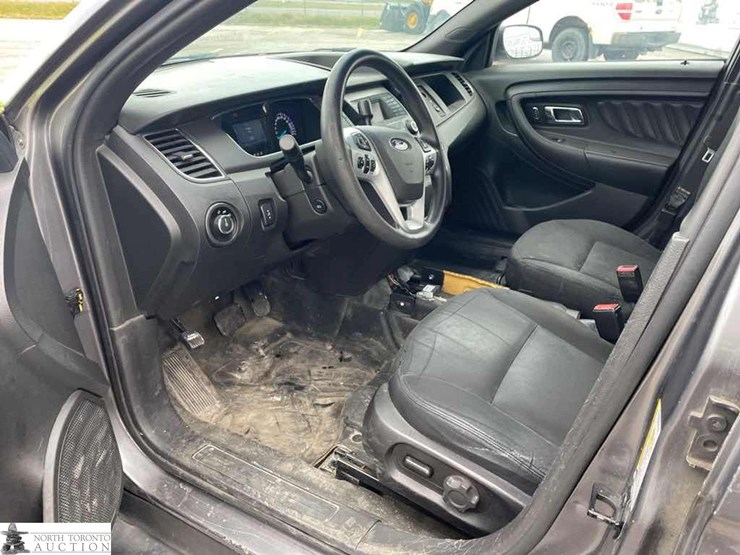 2018-ford-taurus-police-inte-image-13