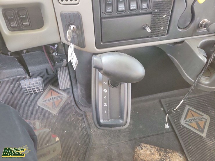 2015-international-durastar-4300-image-19