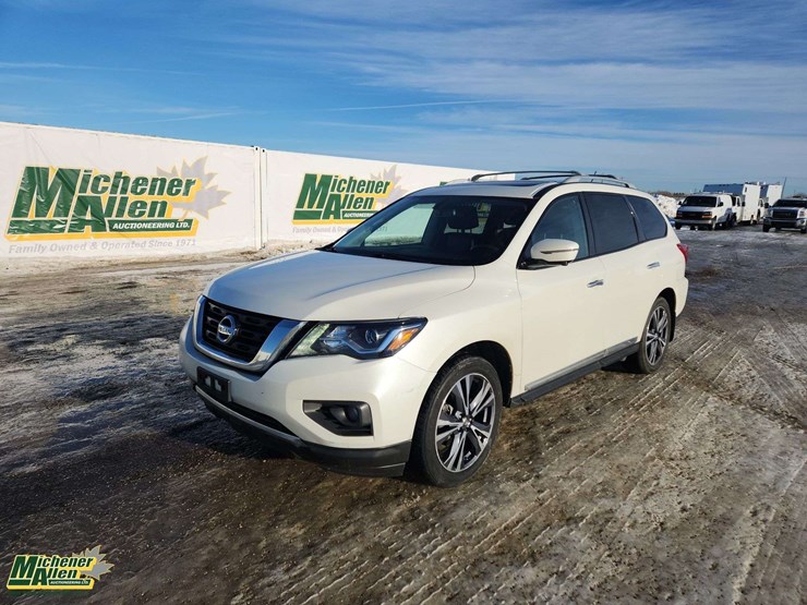 2017-nissan-pathfinder-image-1