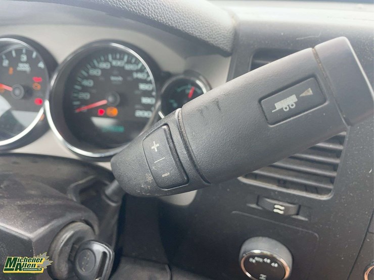 2013-chevrolet-silverado-1500-image-17