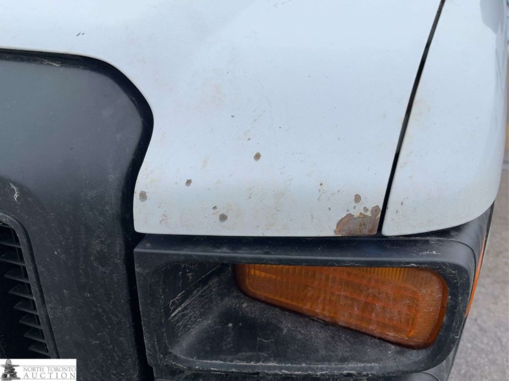 2014-ford-cargo-image-37