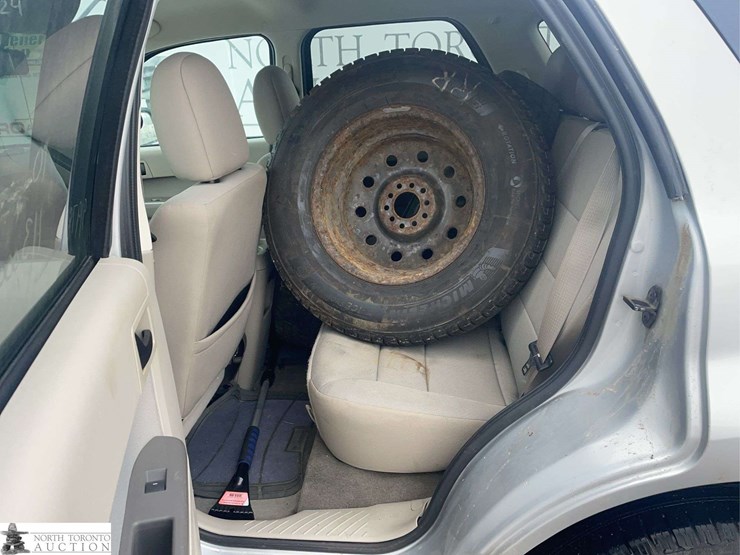 2010-ford-escape-hybrid-image-27