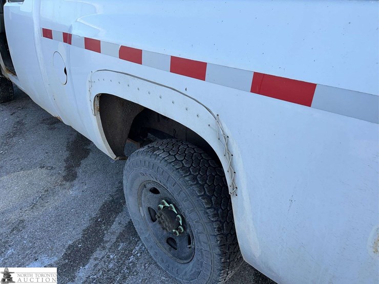 2008-chevrolet-silverado-2500hd-image-31