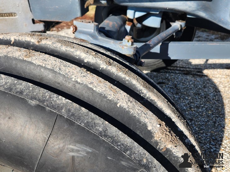 1989-white-140-image-19