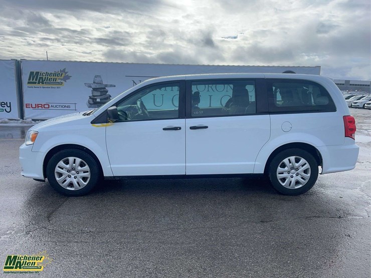 2020-dodge-grand-caravan-se-image-2