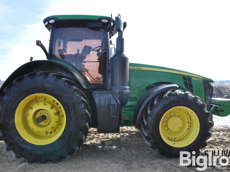 john-deere-8320r-image-4